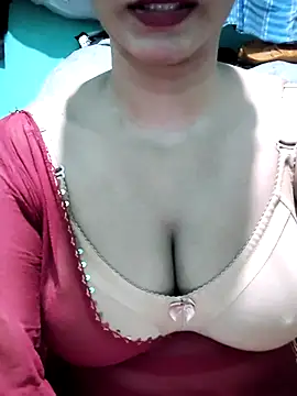 BerryOnFire live cam on StripChat
