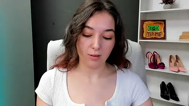 Meagn_Extasy live cam on StripChat