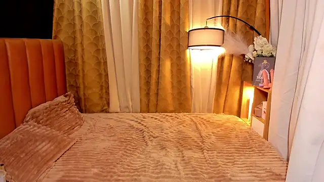 hugeasiancockandrea live cam on StripChat