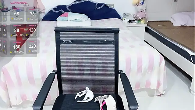 miaomiao-99 live cam on StripChat