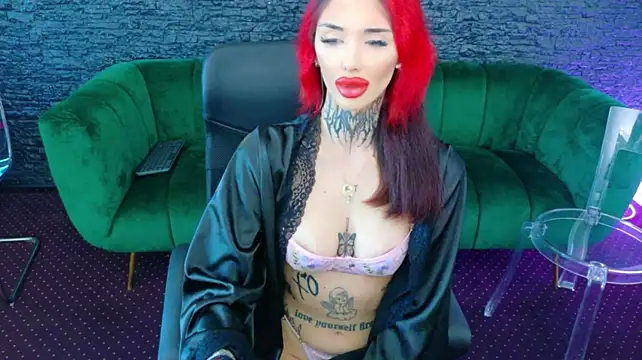 CassyFoxyy live cam on StripChat