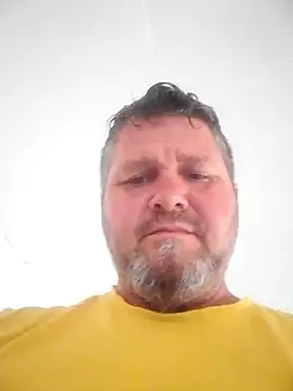 mariusSingur live cam on StripChat