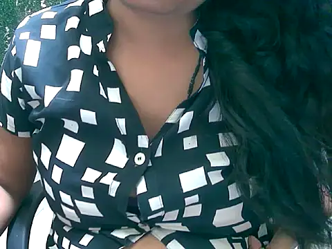 Ruhi_Hotty webcam