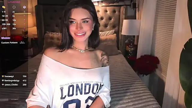 ParisianDoll webcam