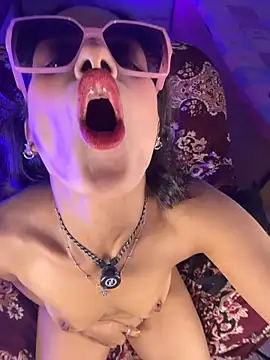 Ivy_the_goddess webcam