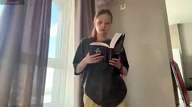 HelgaDonner live cam on StripChat
