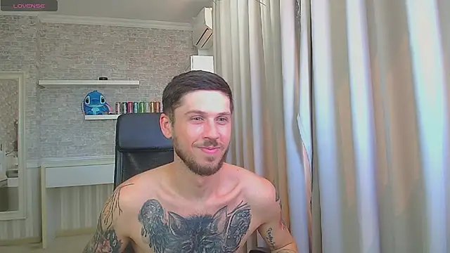 JonahShaw live cam on StripChat