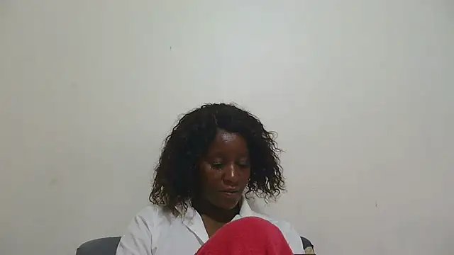 sluttylaura21 webcam