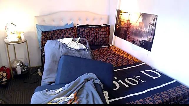 NinaDOM4CUM webcam