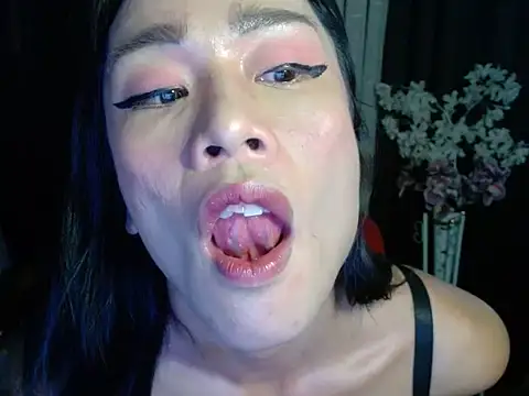 AshantTsiBigCock live sex cam