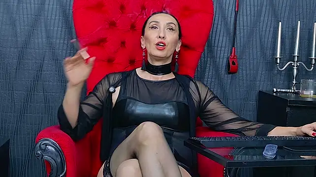 MistressDora webcam