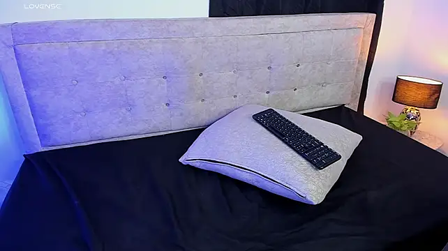 Stormi_Canniggia live sex cam