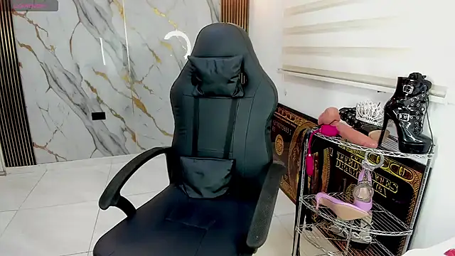 queen_findom1 webcam