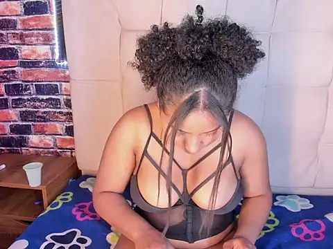 mayajones303av webcam