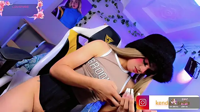 Sophiaa_doll_ webcam