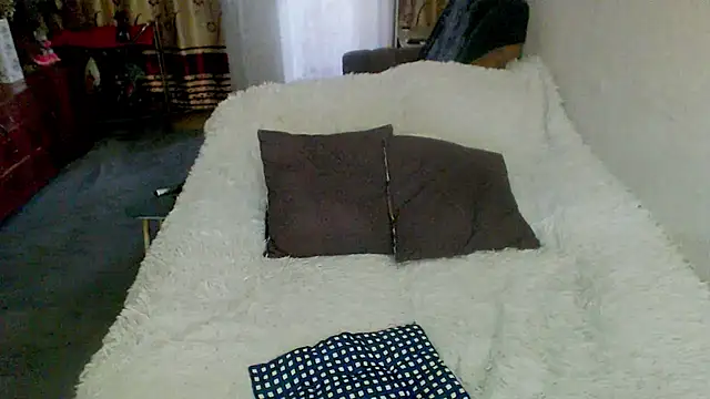 Juliamodest1 webcam
