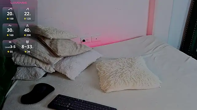 Adriann_voss webcam