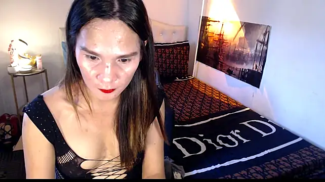 NinaDOM4CUM webcam