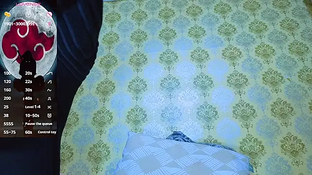 anya_weisz webcam