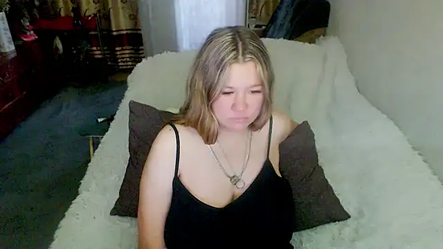 Juliamodest1 webcam