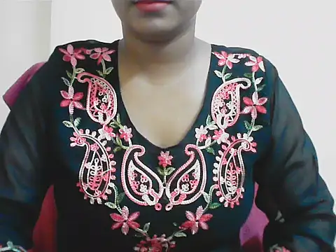 LovingPihu webcam
