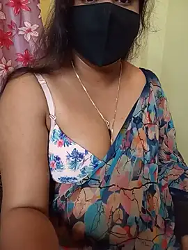 LouleyRani_ webcam