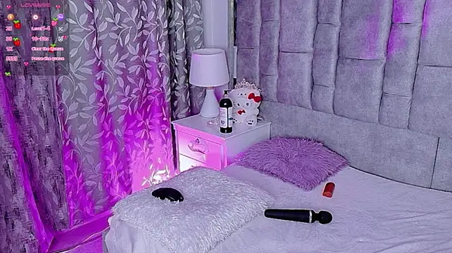 Ayla_Han live cam on StripChat
