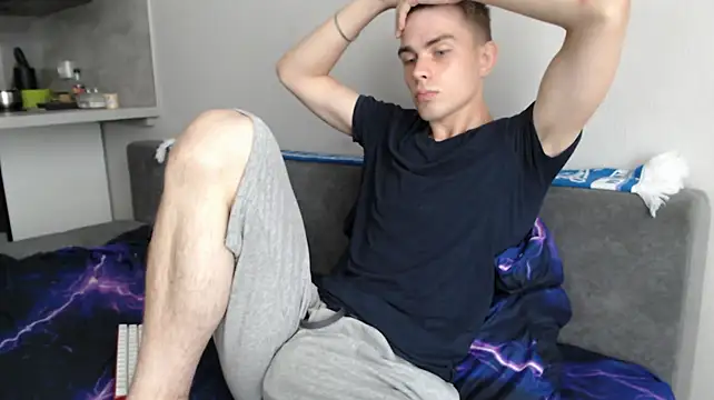 Student_Oliver live cam on StripChat