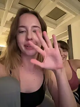 Nura_n_Sarah webcam