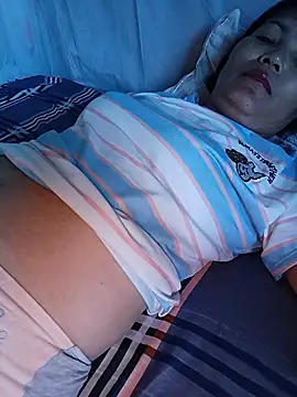 Doremon_95 live cam on StripChat