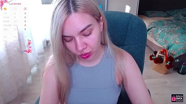 Lana__Nova webcam