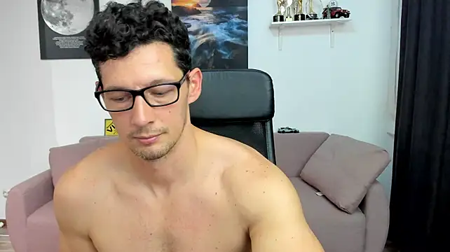 BrutusK08 live cam on StripChat