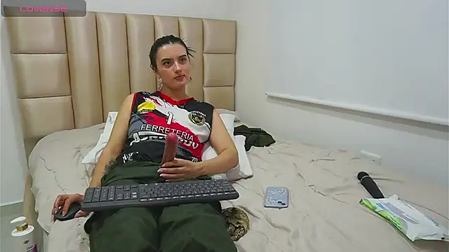Phiamat_ live cam on StripChat
