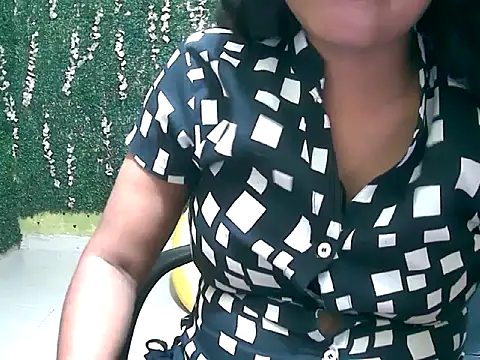 Ruhi_Hotty