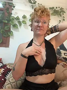 Synnix live cam on StripChat