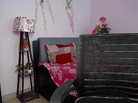 Love_Sundari live cam on StripChat