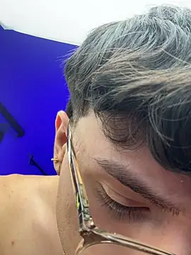 ArthurDaviess21 live cam on StripChat