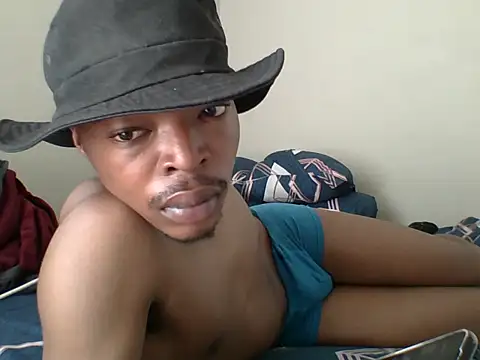 RULEbreaker00 webcam