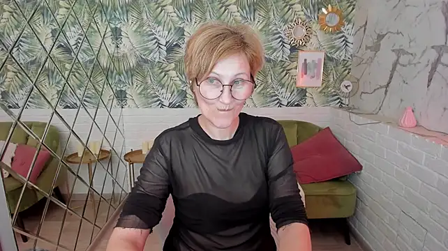 Paris_Cherry live cam on StripChat