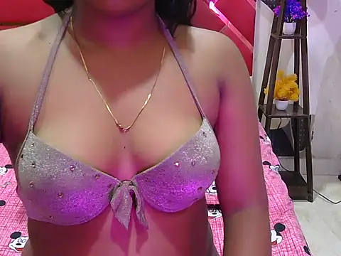 Hot-navyaa webcam
