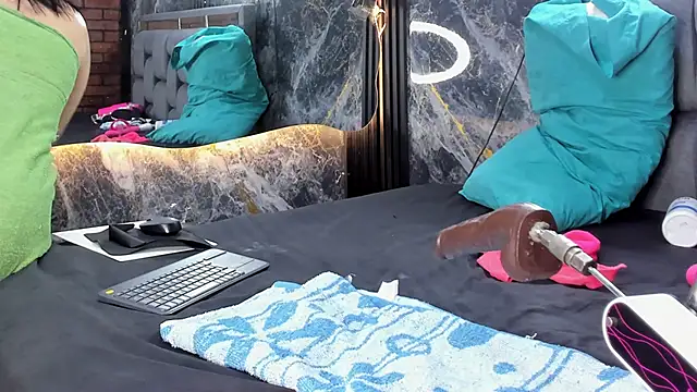 Couple_Gold69 webcam