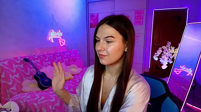 luna_lust_212 live cam on StripChat