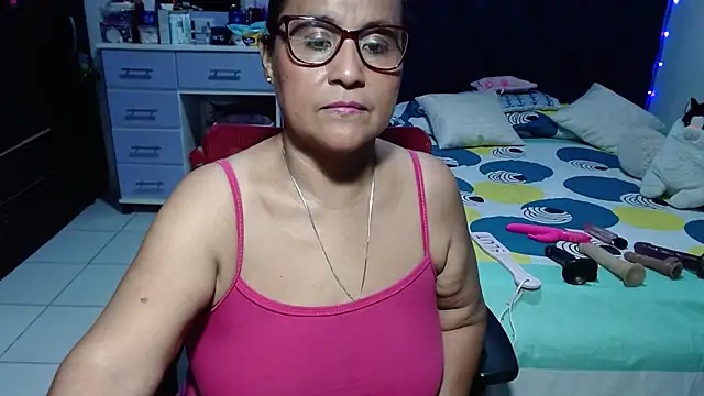 pervert_mommy_ live cam on StripChat