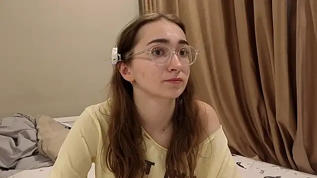 PollyBeev live cam on StripChat