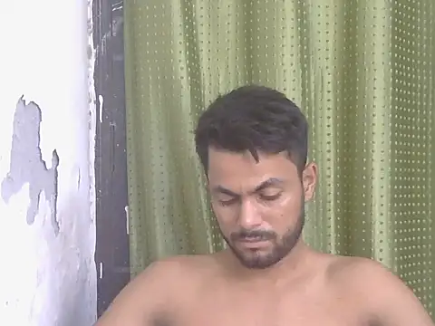 Stubborndesiboy live cam on StripChat