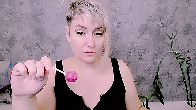 Djullia live cam on StripChat