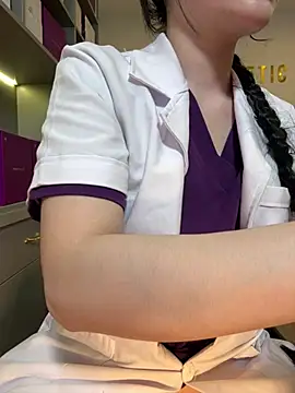 secretly_masturbating live cam on StripChat