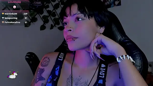 Anny_Kiitty webcam