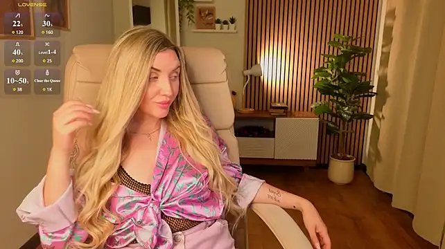 White_F0x live cam on StripChat