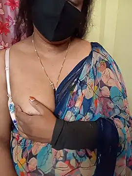LouleyRani_ webcam